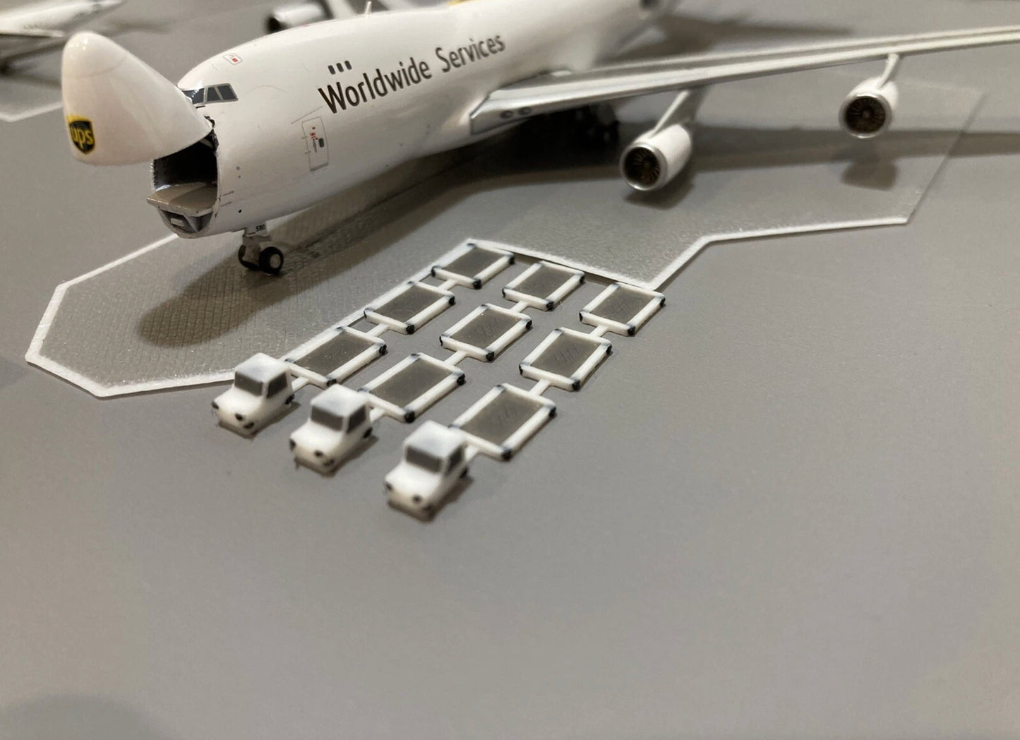 1:400 Scale Airport Cargo Cart UPS (For Gemini jets And Ng Models)
